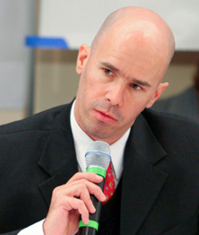 picture of Manuel Estrada